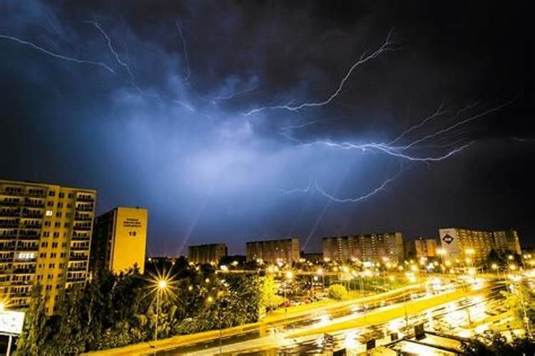 Storms and winds in Poland and Greece